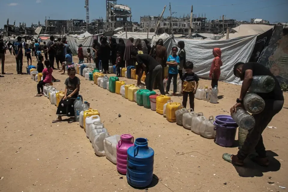 عربات طاقة شمسية متنقلة لتشغيل آبار المياه الخاصة في غزة